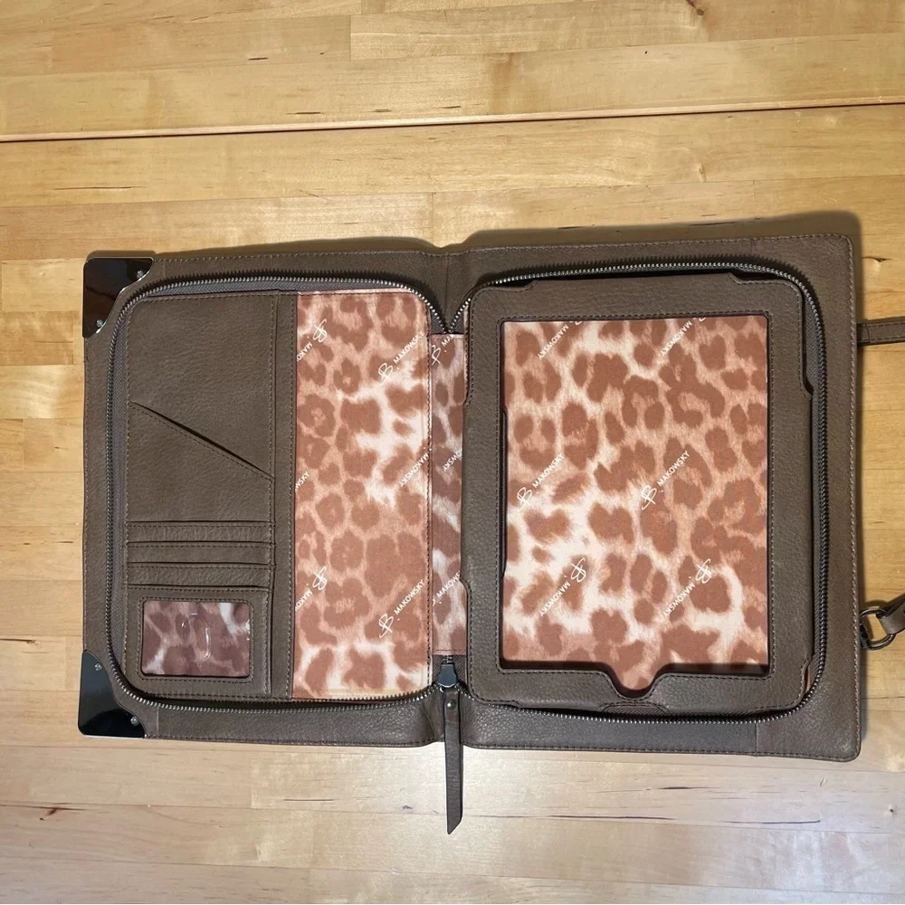 B. Makowsky makowsky leather